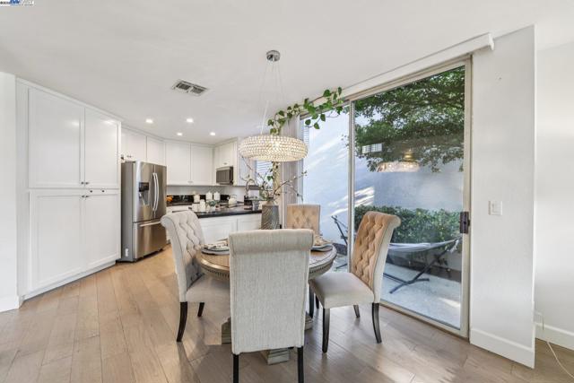 5310 E Lakeshore, San Ramon CA: https://media.crmls.org/mediaz/af925e77-5736-46f9-aab6-149091f13cd0.jpg