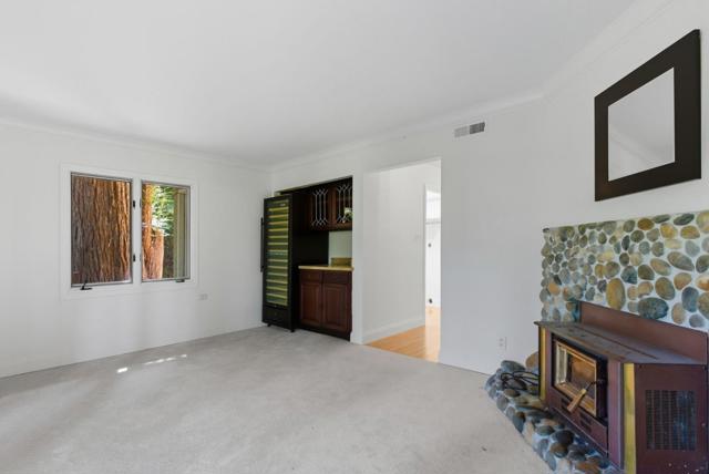 23489 Hutchinson Road, Los Gatos CA: https://media.crmls.org/mediaz/af92def9-6e3f-4b71-aaa5-2757cbf3d528.jpg