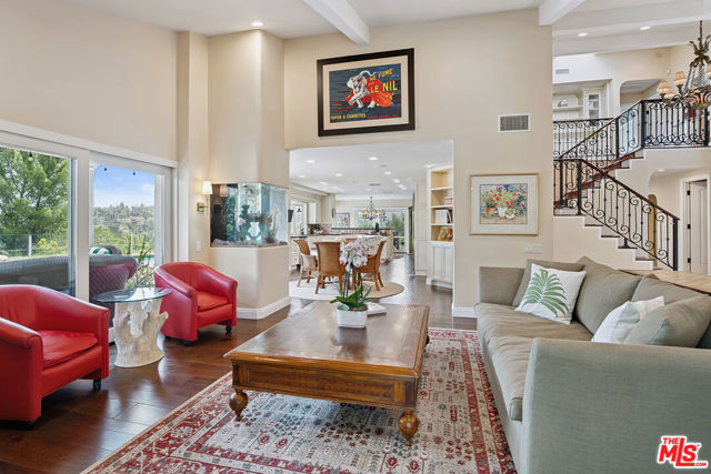 23306 Park Hacienda, Calabasas CA: https://media.crmls.org/mediaz/af93477d-a51c-47cc-9831-bd139dcede7a.jpg