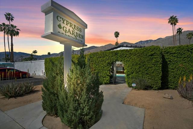 1595 S Indian Trail, Palm Springs CA: https://media.crmls.org/mediaz/af945e07-93ab-4bac-b1f5-d9f8c71cc684.jpg