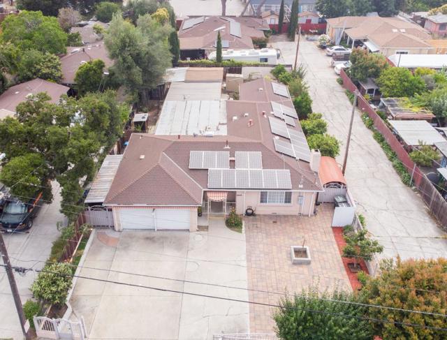 2232 Euclid Avenue, East Palo Alto CA: https://media.crmls.org/mediaz/af947832-5d56-4327-9593-1717c44d9ed9.jpg