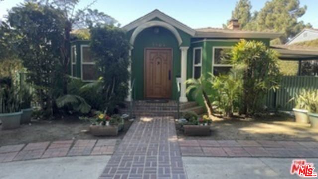 1903 S Westgate Avenue, Los Angeles CA: https://media.crmls.org/mediaz/af948e80-a2f0-457b-b0ac-9711f5be1e21.jpg