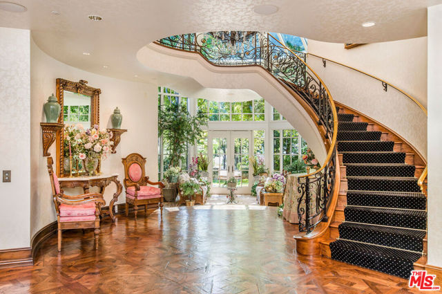 25010 Thousand Peaks Road, Calabasas CA: https://media.crmls.org/mediaz/af96274c-bbb1-42aa-b8e3-a04d198b0f3e.jpg
