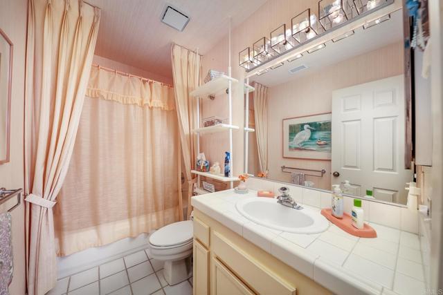 Detail Gallery Image 12 of 27 For 1749 Sawgrass, Escondido,  CA 92026 - 3 Beds | 2 Baths