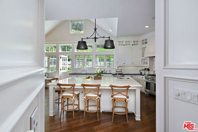 Image 19 of 55 For 3640 Longridge Avenue