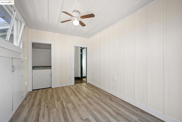 806 54Th St, Oakland CA: https://media.crmls.org/mediaz/af97b3b4-2739-40dd-ace7-155eb84b3f0e.jpg