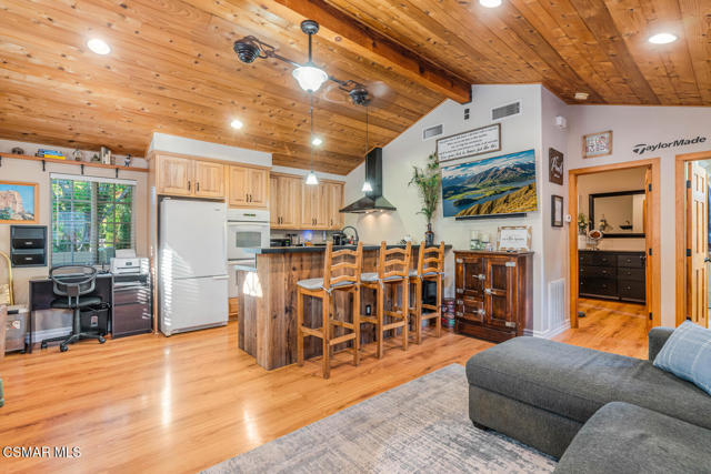 1088 Alta Vista Road, Simi Valley CA: https://media.crmls.org/mediaz/af984121-d0cf-45e9-9a08-960c5fb6754d.jpg