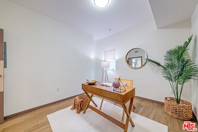 903 S New Hampshire Avenue, Los Angeles CA: https://media.crmls.org/mediaz/af9841cf-d921-4ed2-8723-a7eda788a323.jpg