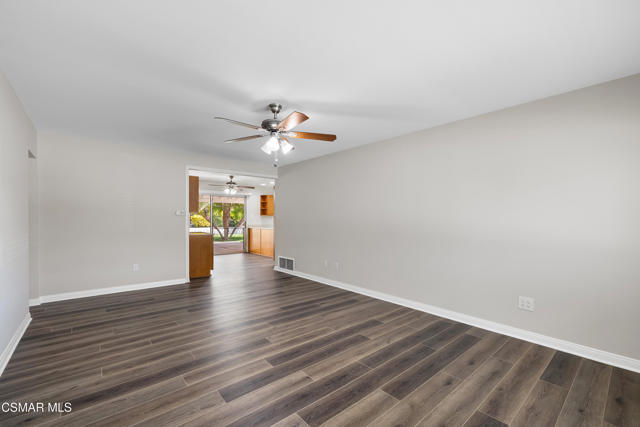 2707 Galindo Avenue, Simi Valley CA: https://media.crmls.org/mediaz/af99ff9f-bc47-4b39-9c28-fc375ba29fd6.jpg