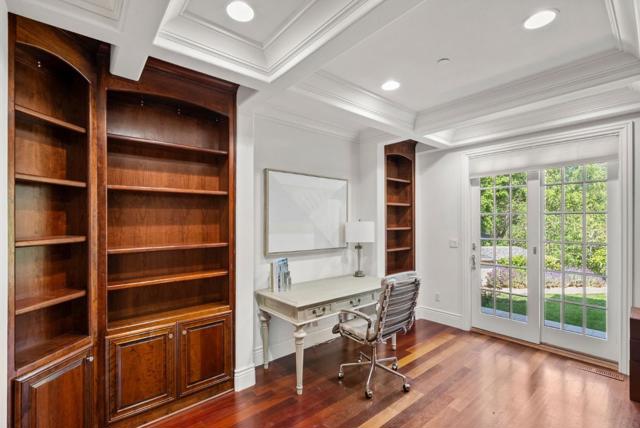 12690 Dianne Drive, Los Altos Hills CA: https://media.crmls.org/mediaz/af9b1bcf-c15c-4276-aeb5-1b7c4181732b.jpg