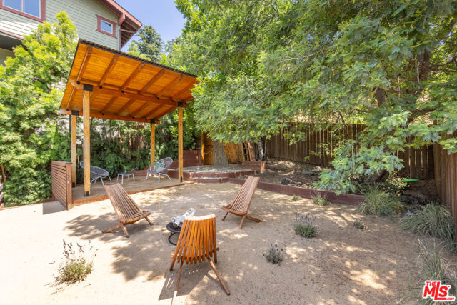 450 Rustic Drive, Los Angeles CA: https://media.crmls.org/mediaz/af9b3bef-3f12-41fb-80b1-7ec722369ea6.jpg