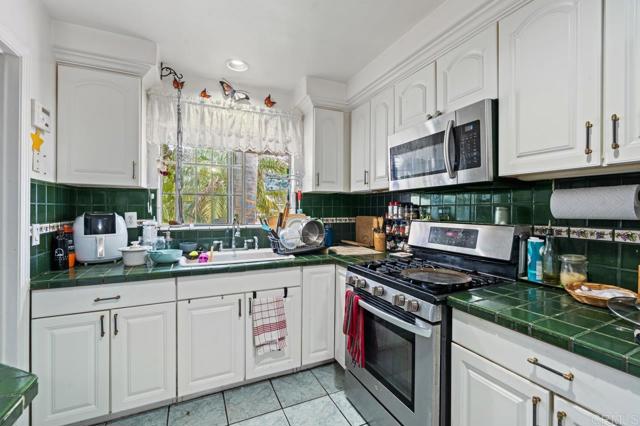 1134 Carlsbad Street, Spring Valley CA: https://media.crmls.org/mediaz/af9b7196-b491-40d8-9e07-94fe89f80e6c.jpg