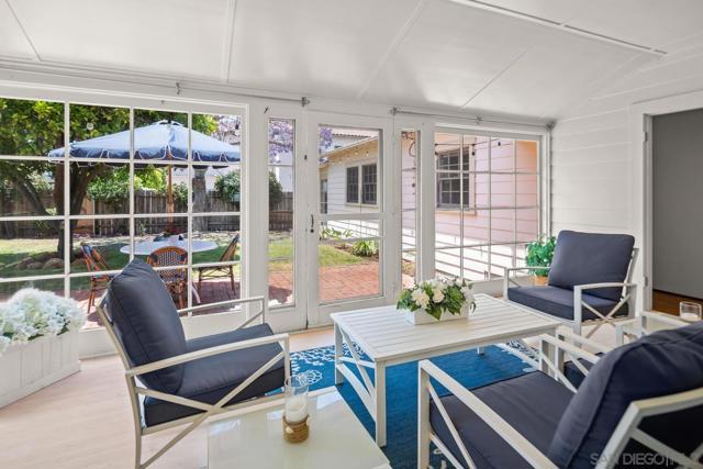 1506 5Th St, Coronado CA: https://media.crmls.org/mediaz/af9bb2f8-05ba-4ee8-8db1-8e9372c1b673.jpg