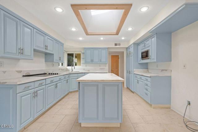 1274 Sunnycrest Avenue, Ventura CA: https://media.crmls.org/mediaz/af9c162c-0f3c-4e45-9ae8-349cb9021218.jpg