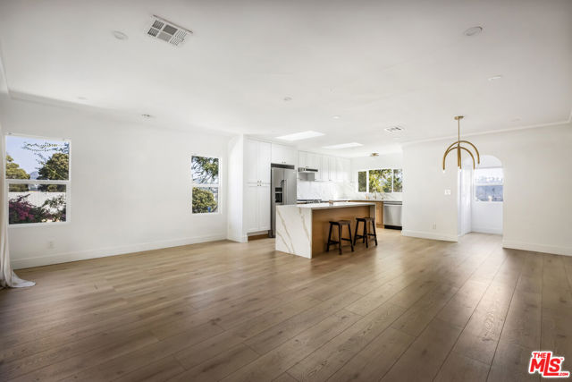 1402 Allesandro Street, Los Angeles CA: https://media.crmls.org/mediaz/af9cae1e-bcff-4b90-b871-63b8915a14c1.jpg