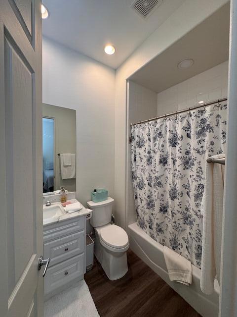 49560 Loren Court, La Quinta CA: https://media.crmls.org/mediaz/af9d055f-ca3a-4fbe-93ec-97bce7b31f8c.jpg