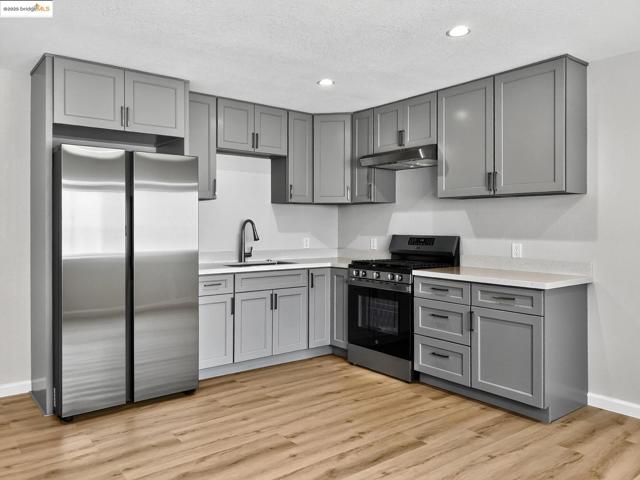 408 W 19Th St, Antioch CA: https://media.crmls.org/mediaz/af9d79c4-80b9-4295-8db2-469002726284.jpg