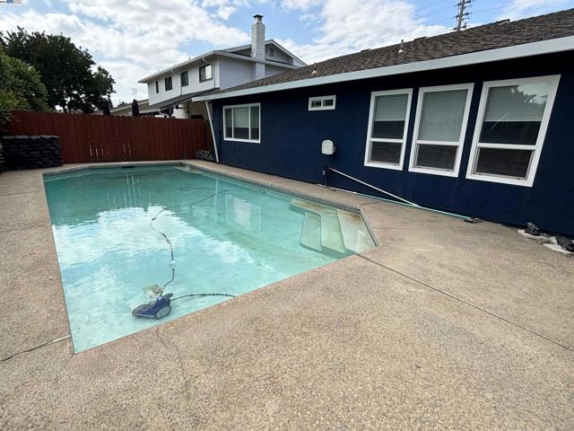 Image 3 of 18 For 1532 Mable Ave