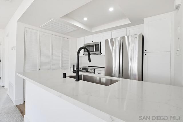 742 Eastshore Ter, Chula Vista CA: https://media.crmls.org/mediaz/af9e7530-7d96-418e-a7b2-7e0368740a85.jpg