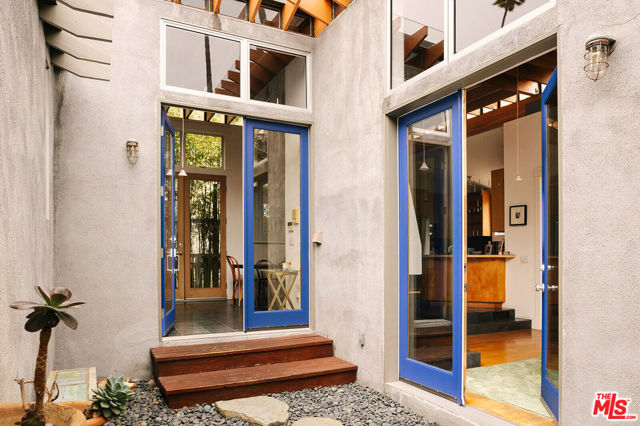803 Boccaccio, Venice CA: https://media.crmls.org/mediaz/af9eff7a-0116-4c49-9842-7feb9f488d1d.jpg