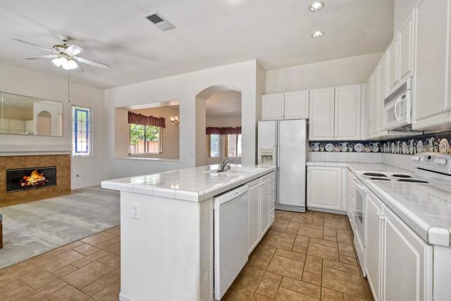 Detail Gallery Image 18 of 34 For 1789 Clydesdale Ct, Oceanside,  CA 92057 - 3 Beds | 2 Baths