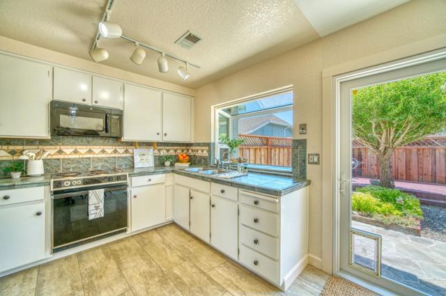 294 Barkentine Court, Aptos CA: https://media.crmls.org/mediaz/af9f8423-c558-4571-9b46-56390959a127.jpg