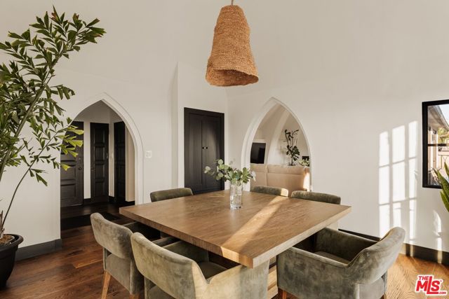 6 Bed Home for Sale in Los Angeles, California
