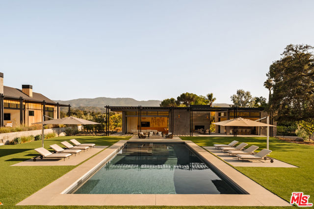 1225 Shippee Lane, Ojai CA: https://media.crmls.org/mediaz/afa047a8-2899-45e8-9dcb-6e7340c34524.jpg