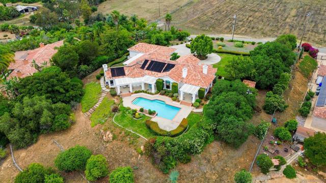 2377 Vern Drive, Fallbrook CA: https://media.crmls.org/mediaz/afa1b868-f171-433e-beff-266fd620bef3.jpg