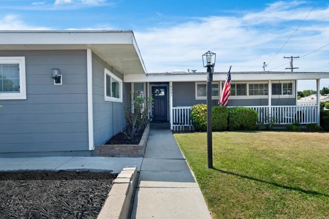 Detail Gallery Image 3 of 36 For 9341 Fermi Ave, San Diego,  CA 92123 - 3 Beds | 2 Baths