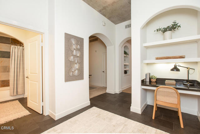 Detail Gallery Image 7 of 22 For 840 E Green St #220,  Pasadena,  CA 91101 - 2 Beds | 2 Baths