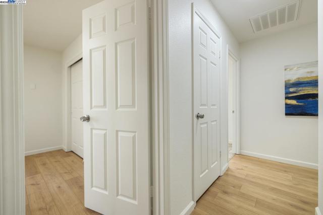 1023 Snowgoose Ln, Manteca CA: https://media.crmls.org/mediaz/afa2a64a-40aa-48f4-9f2f-91aa6ebed1ab.jpg
