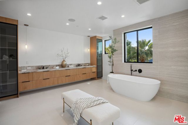 12041 Marine Street, Los Angeles CA: https://media.crmls.org/mediaz/afa2fe5b-fe6a-40e4-b3a7-7c01509c0353.jpg