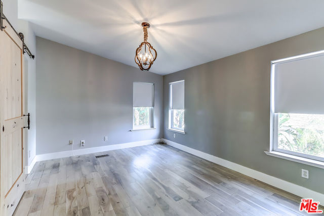 117 Navajo Lane, Topanga CA: https://media.crmls.org/mediaz/afa34793-3c67-4124-bdbf-b9e39a9771c9.jpg
