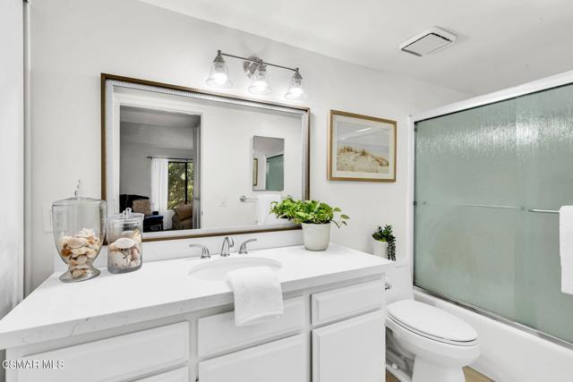 769 Birchpark Circle, Thousand Oaks CA: https://media.crmls.org/mediaz/afa34d47-55ef-44d0-b2d7-11fc2a70739a.jpg