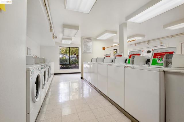 5 Admiral Dr, Emeryville CA: https://media.crmls.org/mediaz/afa3e44d-84d6-4de0-8ead-82926a3d7e6c.jpg