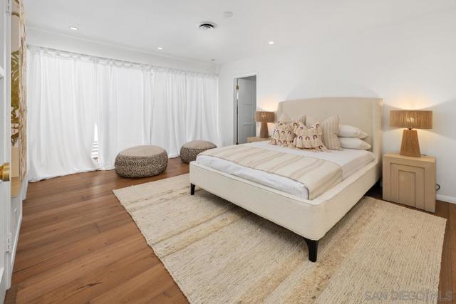 7505 Pepita Way, La Jolla CA: https://media.crmls.org/mediaz/afa3e799-f1ac-457f-9d69-00e601fcfcc0.jpg