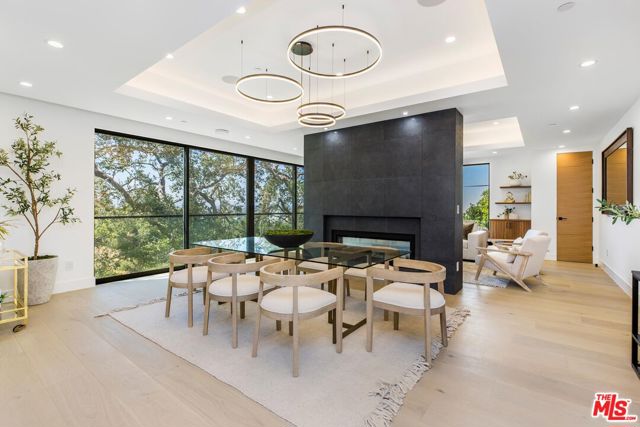 14899 Round Valley Drive, Sherman Oaks CA: https://media.crmls.org/mediaz/afa446e5-0100-491c-80e0-37ec527bf24e.jpg