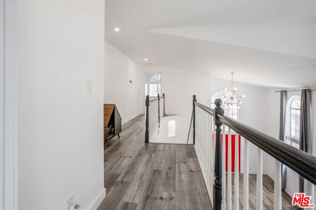 2481 S Bundy Drive, Los Angeles CA: https://media.crmls.org/mediaz/afa4e256-e2a6-45a5-95d0-17b8b0d037dd.jpg