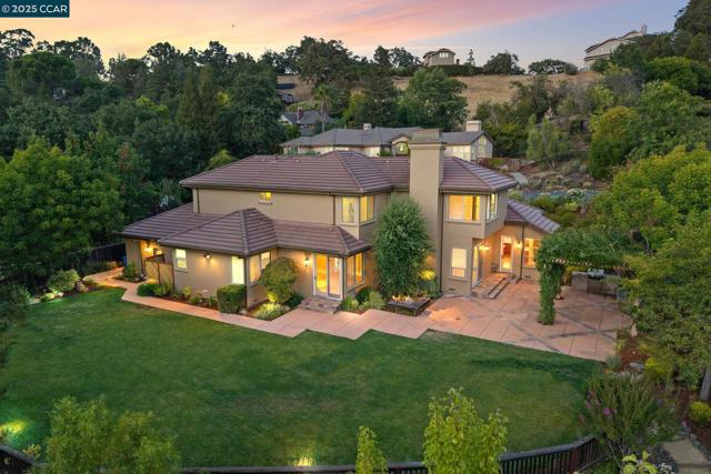 21 Monte Crest Ct., Walnut Creek CA: https://media.crmls.org/mediaz/afa636bb-8db2-4d76-a8f4-11c55bc76532.jpg