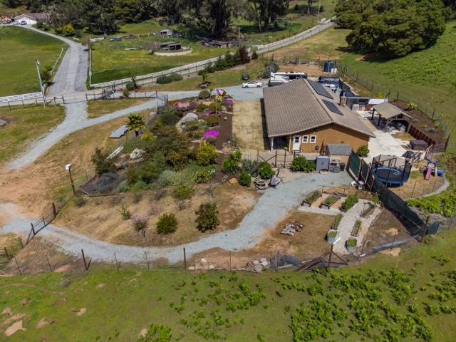 20150 Tarawild Court, Prunedale CA: https://media.crmls.org/mediaz/afa66863-cbca-4293-a52c-f05f30e18be9.jpg