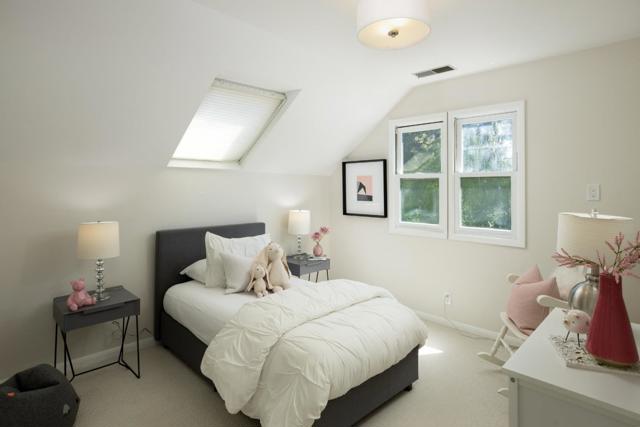 1494 Kings Lane, Palo Alto CA: https://media.crmls.org/mediaz/afa726e0-827d-4d83-940a-393eaca2cebc.jpg