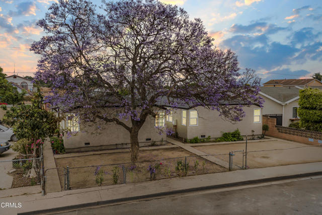 136 N Garfield Avenue, Oxnard CA: https://media.crmls.org/mediaz/afa74b36-f524-4494-aa30-c9164dfc25e0.jpg