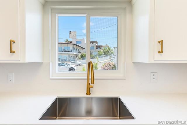 5139 Hilda Rd, San Diego CA: https://media.crmls.org/mediaz/afa79fc4-ed61-426e-aadc-14e2e11b759d.jpg