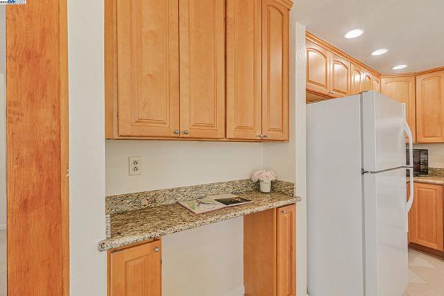 Image 19 of 58 For 42210 Live Oak Cir