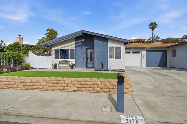 Detail Gallery Image 2 of 39 For 3176 Isabella Dr, Oceanside,  CA 92056 - 2 Beds | 2 Baths