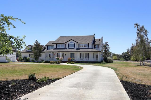 475 Torrano Court, Hollister CA: https://media.crmls.org/mediaz/afa853b2-e352-4a4a-b77c-41f6cb25efb0.jpg