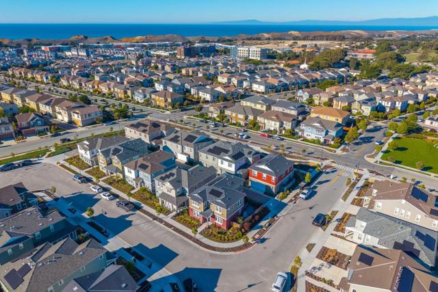 239 Bungalow Court, Marina CA: https://media.crmls.org/mediaz/afa8708c-0ae3-4b5b-83f0-576c0a90d2a8.jpg