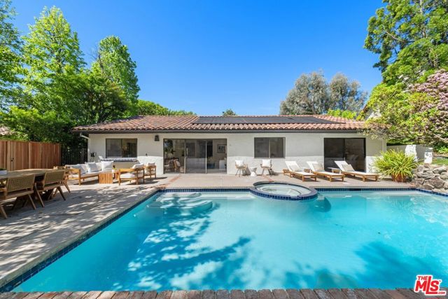 3018 Nicada Drive, Los Angeles CA: https://media.crmls.org/mediaz/afa8a76a-db5c-4a59-9ff6-b5d004a68a32.jpg