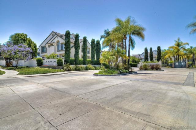 11898 Cypress Canyon Rd, San Diego CA: https://media.crmls.org/mediaz/afa8f9a2-37f3-4ba8-9ab1-2a744f3235cb.jpg